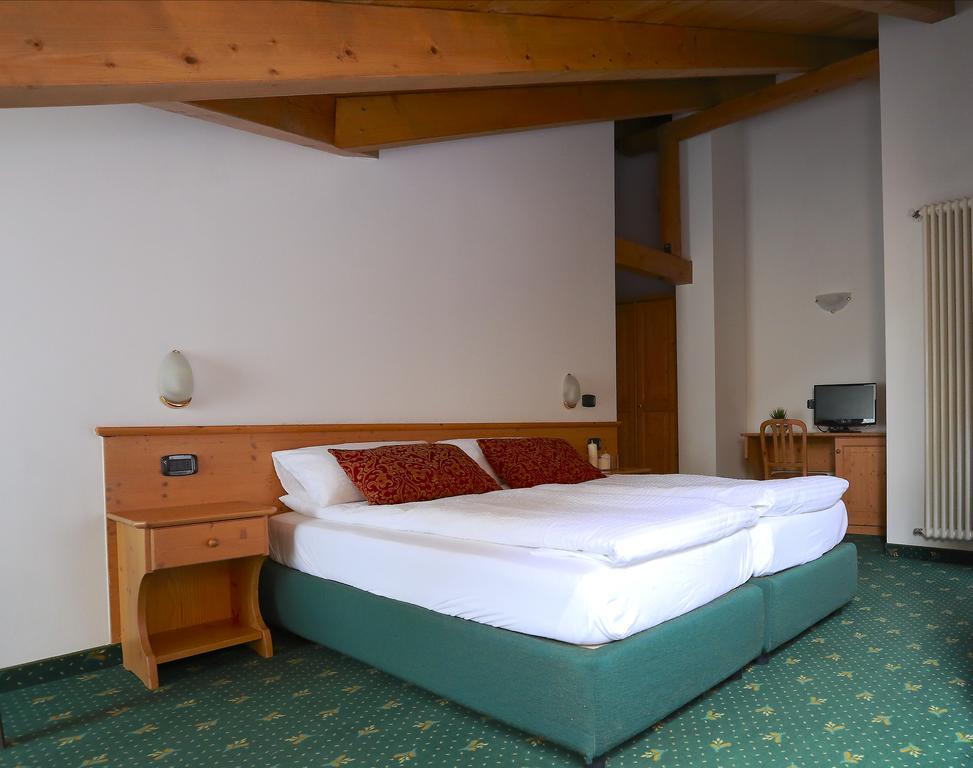 Alp Hotel Dolomiti Dimaro Extérieur photo