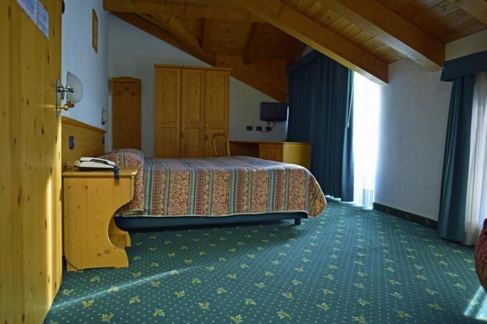 Alp Hotel Dolomiti Dimaro Extérieur photo