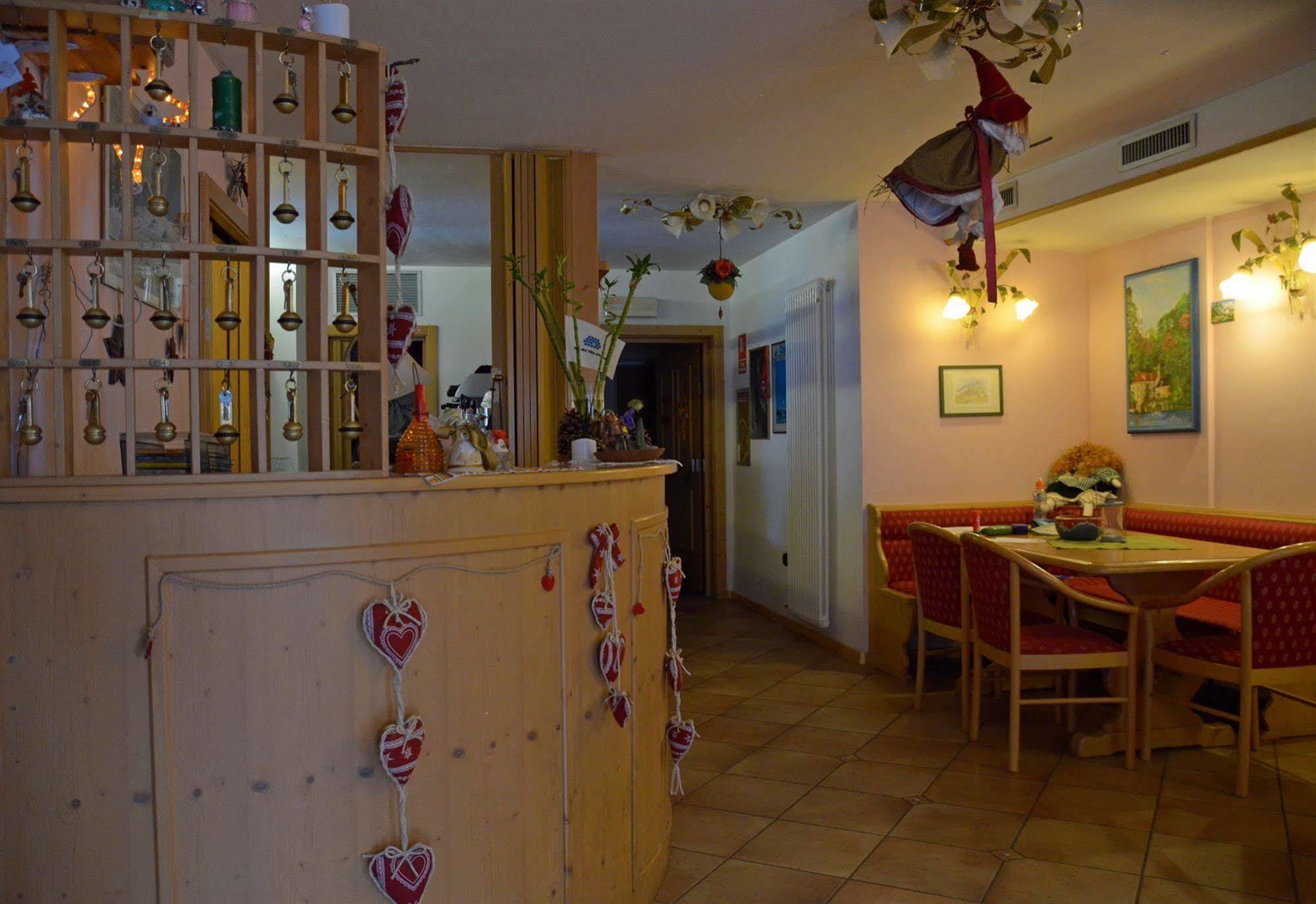 Alp Hotel Dolomiti Dimaro Extérieur photo